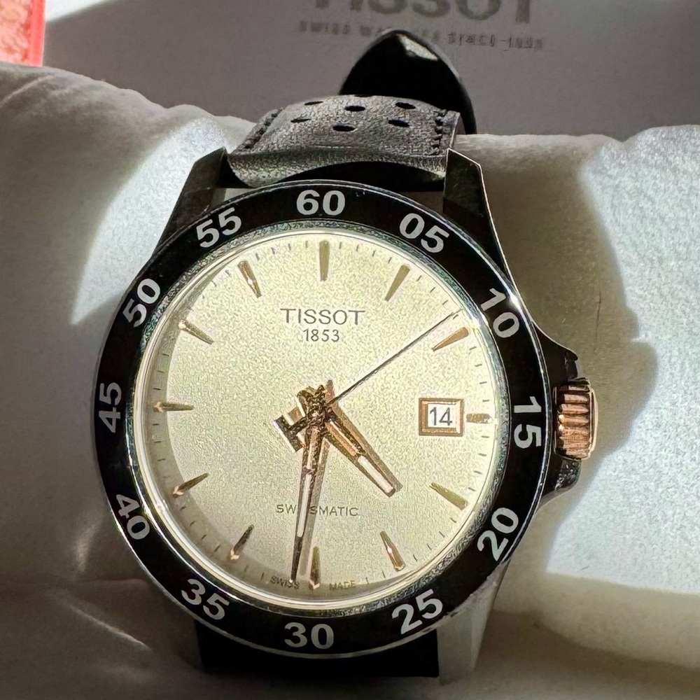 NWT TISSOT V8 SWISSMATIC - Discontinued and Hard to Find - Picture 12 of 16